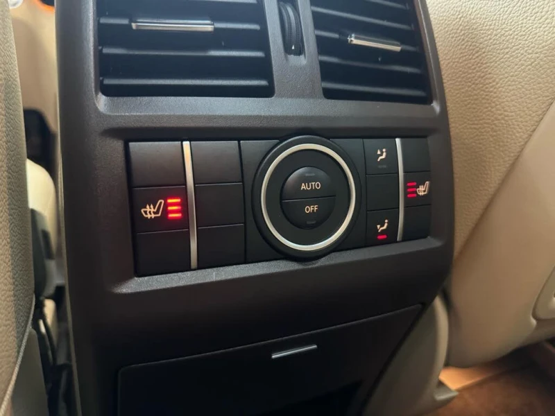 Mercedes-Benz GLE 350 MULTIBEAM LED* HARMAN/KARDON* PANORAMA* ВЪЗДУХ* , снимка 16 - Автомобили и джипове - 52670825