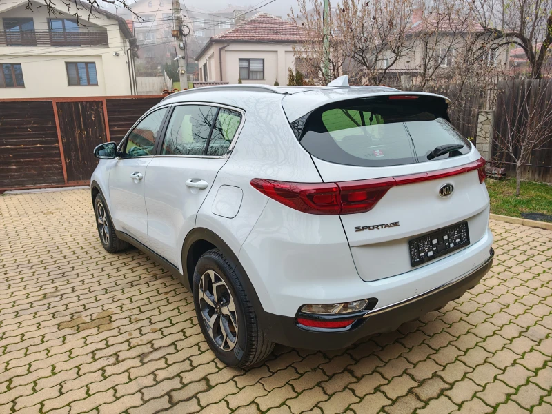 Kia Sportage 1.6CRDI-КАМЕРА-Car Play-Android Auto, снимка 6 - Автомобили и джипове - 52811751