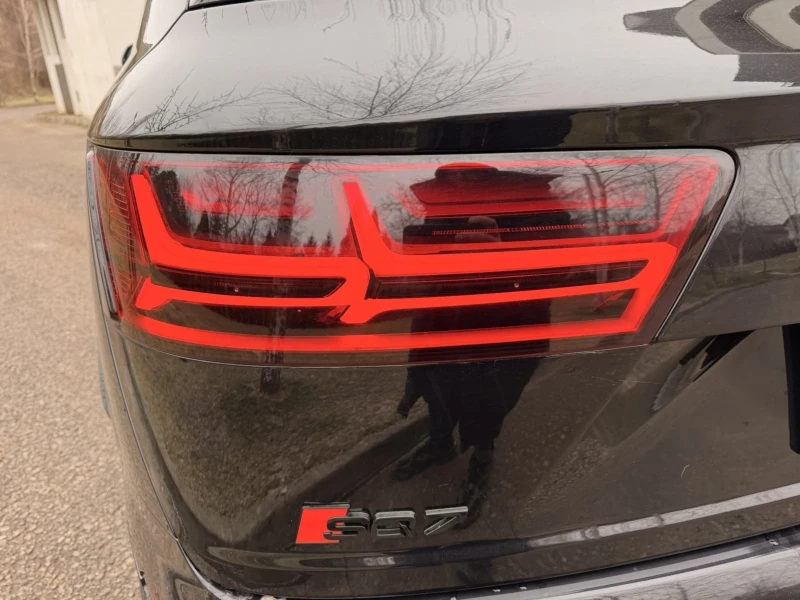 Audi SQ7 CERAMIC / BANG&OLUFSEN / FULL, снимка 16 - Автомобили и джипове - 53189235