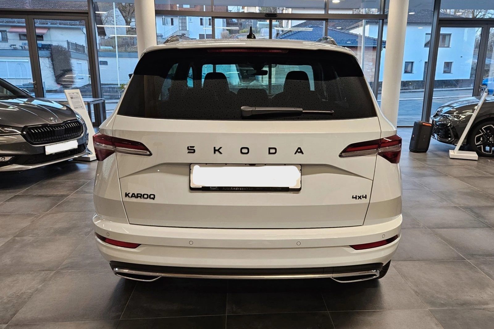 Skoda Karoq 2.0 TDI DSG 4x4 Sportline  - изображение 6