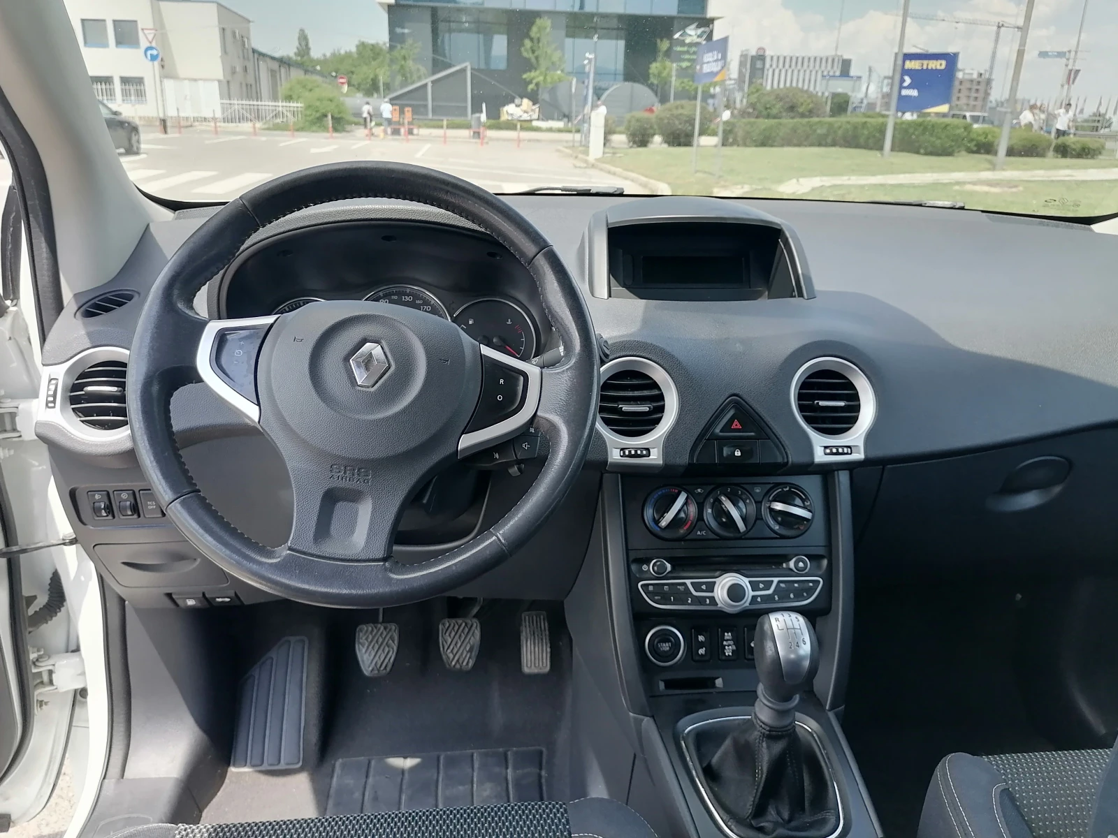 Renault Koleos 2.5i 4x4 - изображение 10