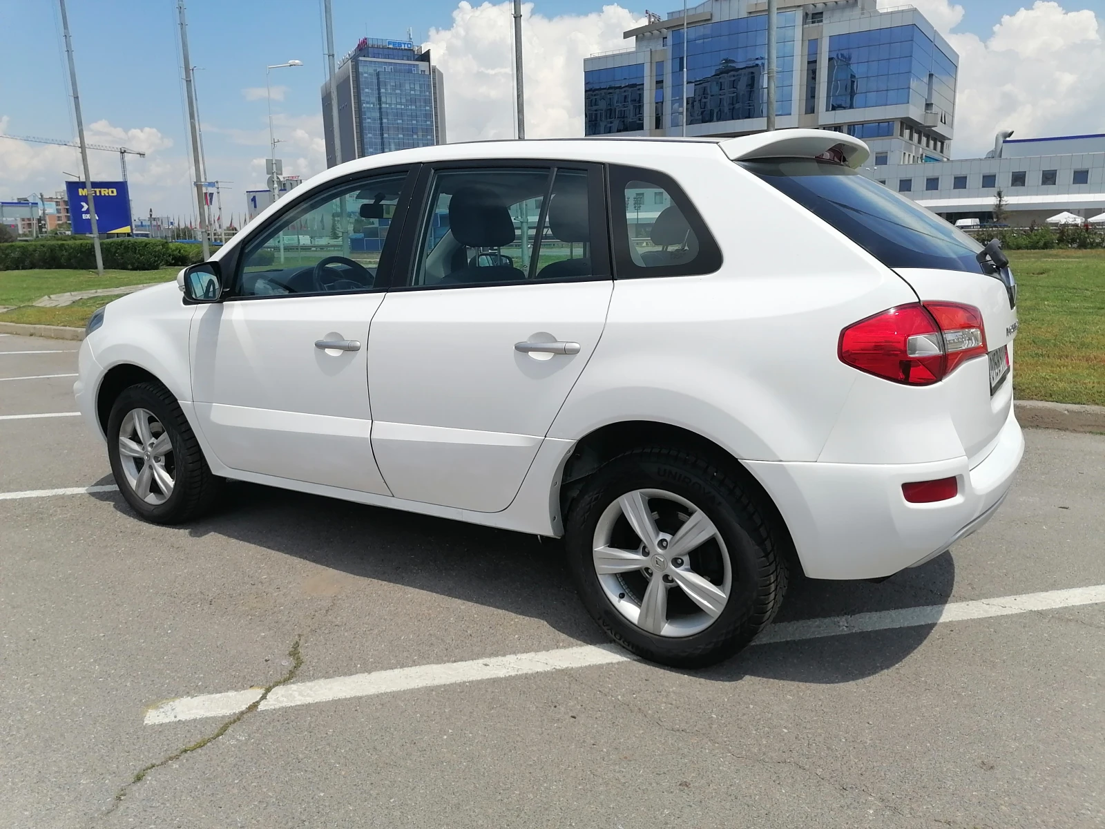 Renault Koleos 2.5i 4x4 - изображение 6