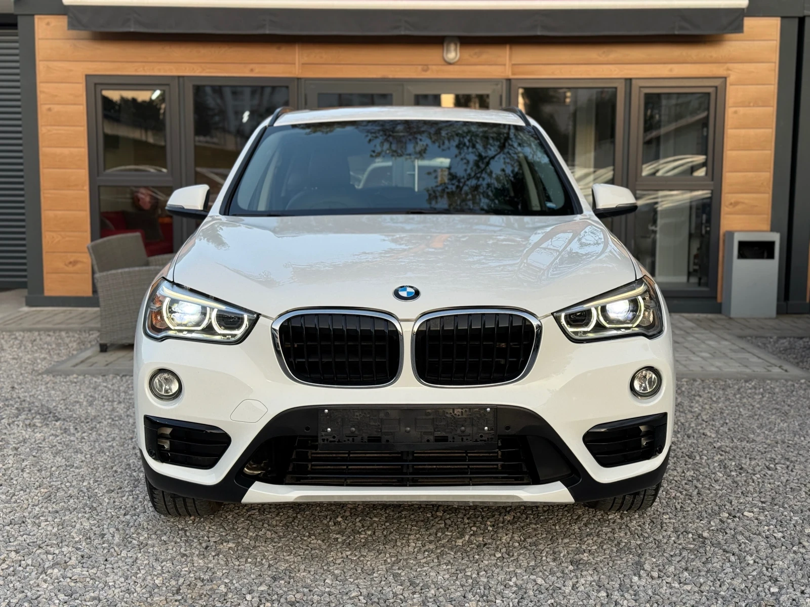 BMW X1 2.0d/Xdrive/190hp/Automatic/Панорама/ - изображение 2