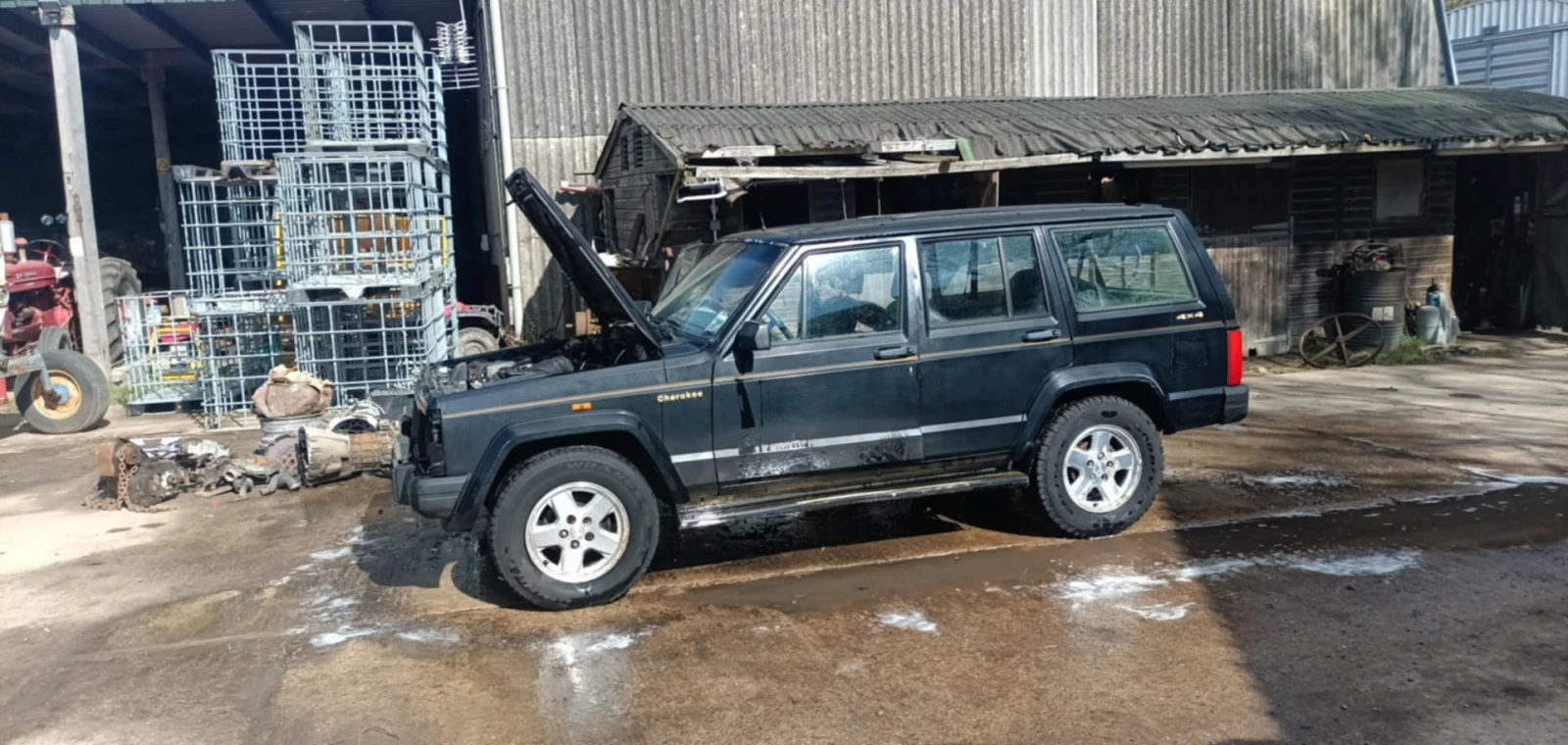 Jeep Cherokee 4.0 Ляв волан - изображение 3