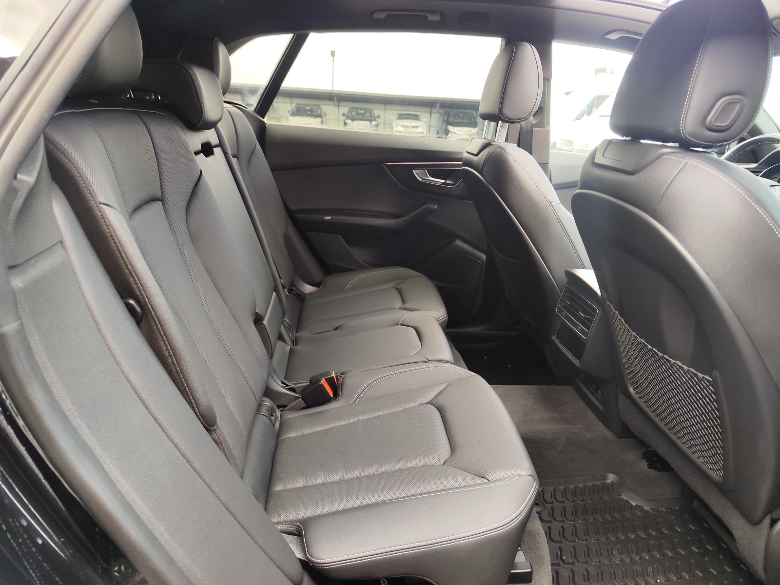 Audi Q8 SLINE* PANORAMA* PODGREV* OBDUH* LINEASIST* LIZING - изображение 7