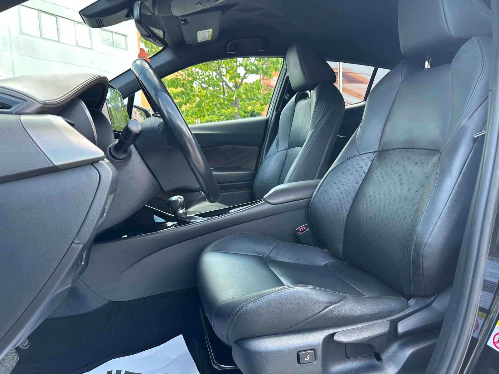 Toyota C-HR 1.8 Hybrid 98 к.с. - изображение 8