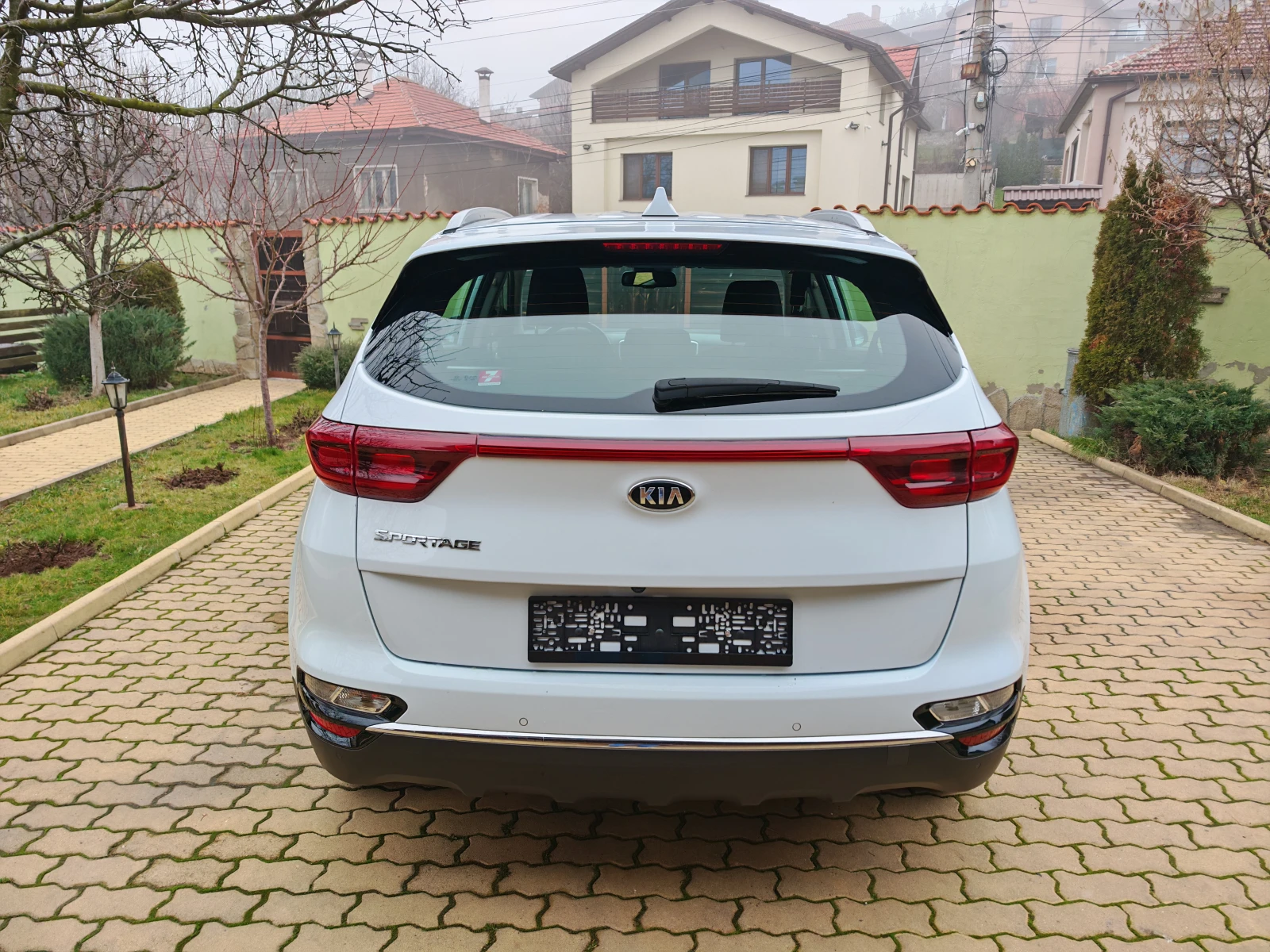 Kia Sportage 1.6CRDI-КАМЕРА-Car Play-Android Auto - изображение 5