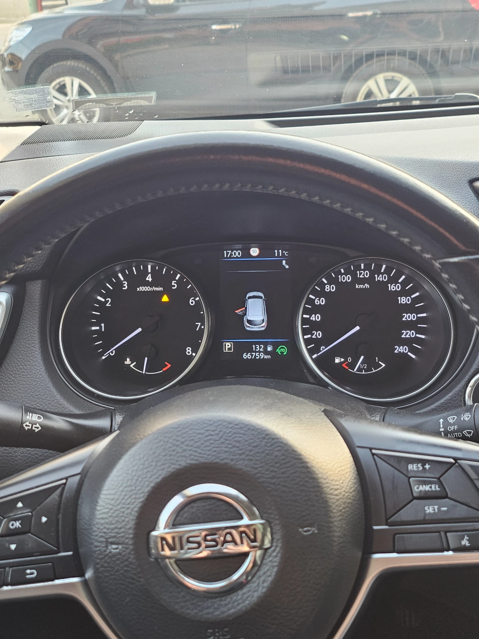 Nissan Qashqai, снимка 10 - Автомобили и джипове - 53781941