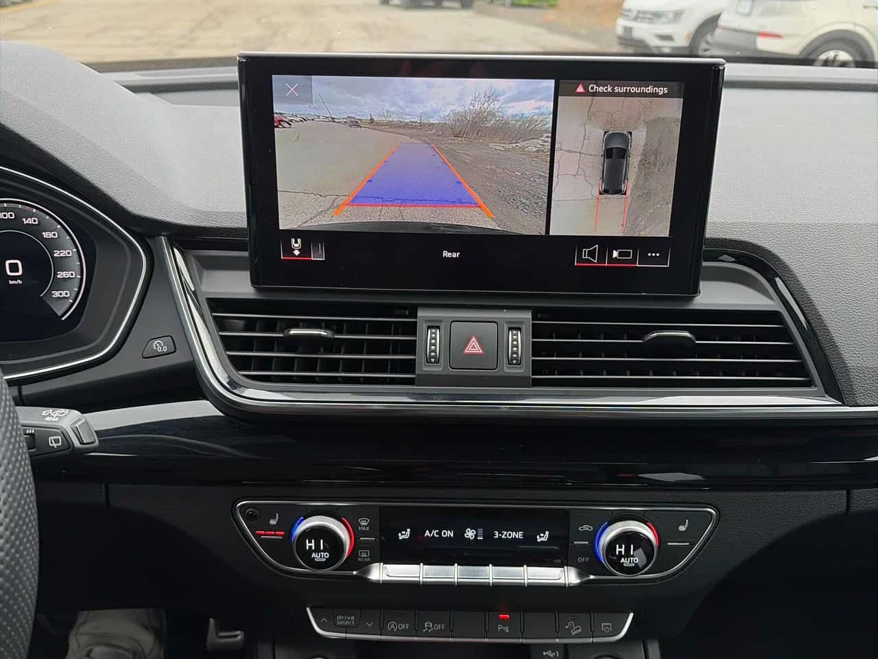 Audi Q5 Progressiv/360 КАМЕРИ/ПАНОРАМА/ДИСТРОНИК/ДВА КЛЮЧА, снимка 9 - Автомобили и джипове - 54387609