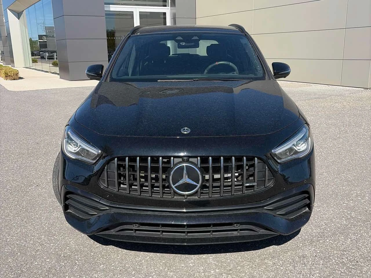 Mercedes-Benz GLA 35 AMG| DISTRONIC| 360| PANO| ПОДГРЕВИ| CARFAX, снимка 2 - Автомобили и джипове - 54757011