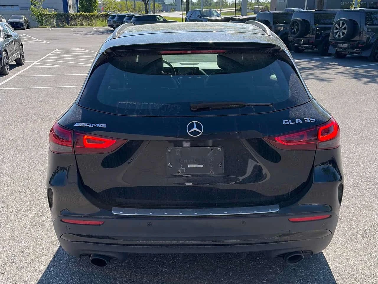 Mercedes-Benz GLA 35 AMG| DISTRONIC| 360| PANO| ПОДГРЕВИ| CARFAX, снимка 4 - Автомобили и джипове - 54757011