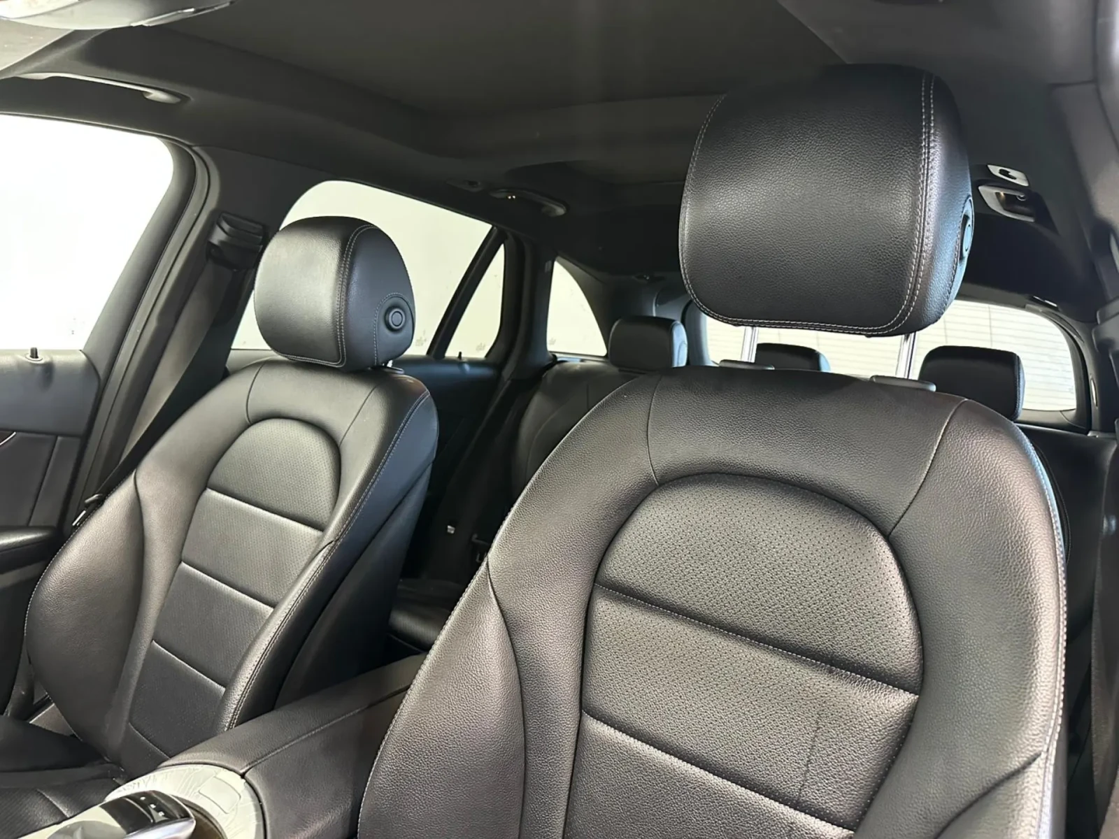 Mercedes-Benz GLC 300 AMG* LINE* ПОДГРЕВ* КАМЕРА* КЕЙЛЕС* ПАНОРАМА* , снимка 15 - Автомобили и джипове - 55605033