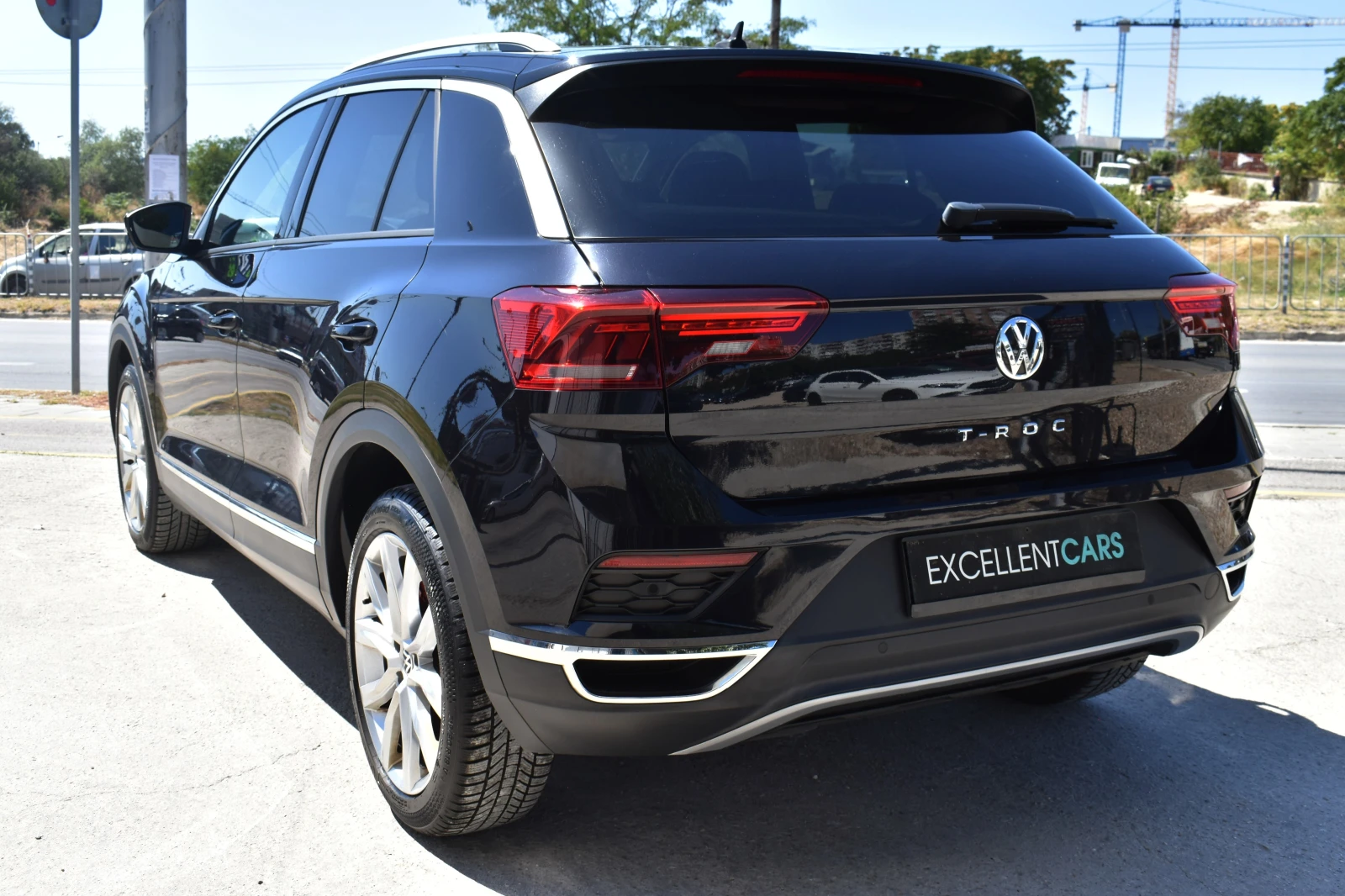VW T-Roc 2.0TDI* FACELIFT* LED* DIGITAL* DISSTRONIC* LINE-A, снимка 4 - Автомобили и джипове - 55890196