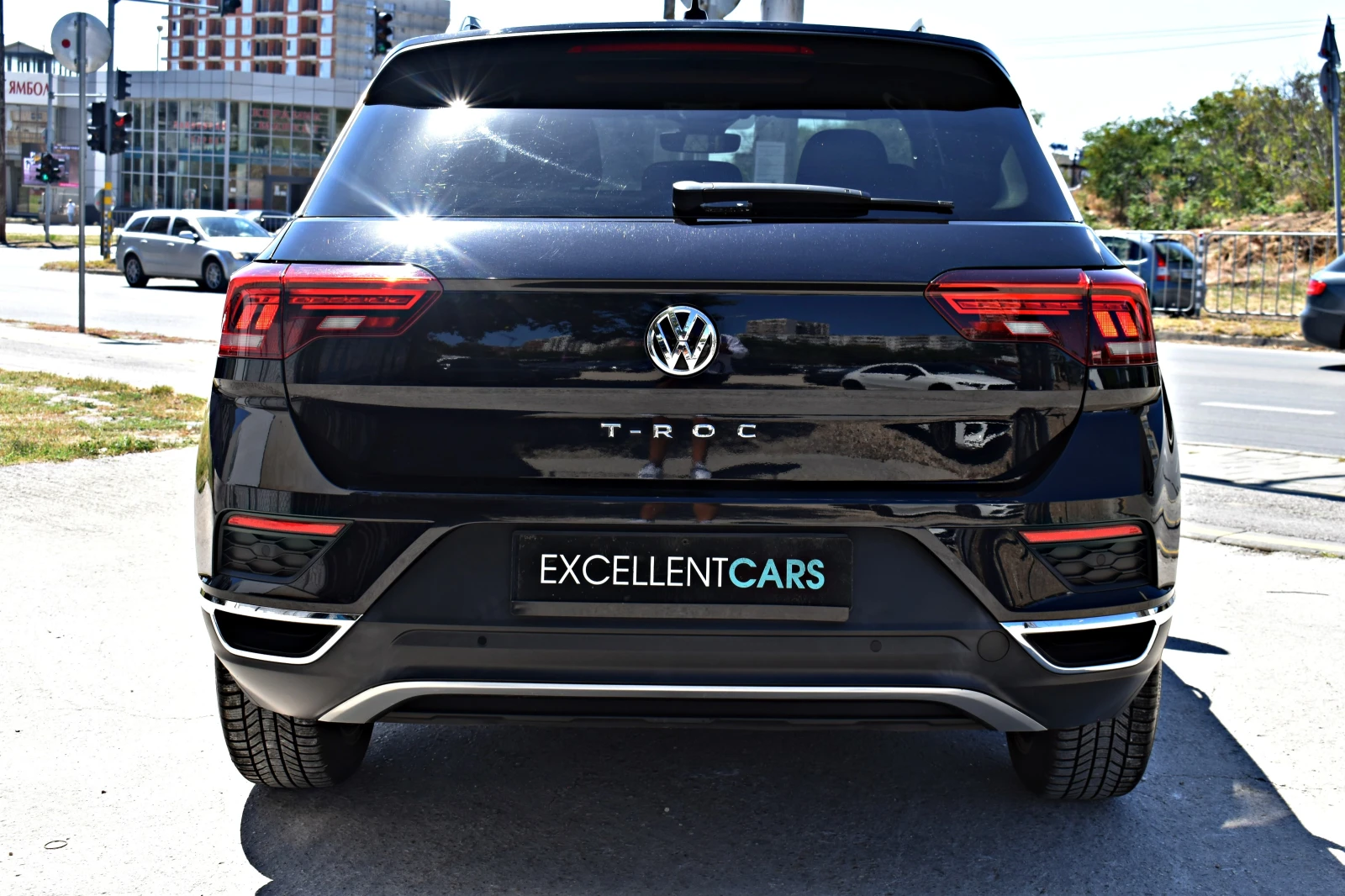 VW T-Roc 2.0TDI* FACELIFT* LED* DIGITAL* DISSTRONIC* LINE-A, снимка 6 - Автомобили и джипове - 55890196