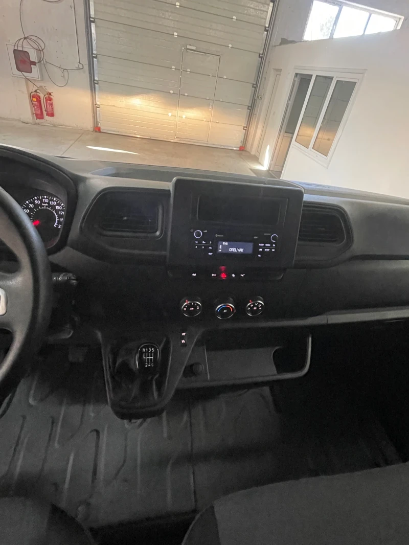 Renault Master T35/2.3/клима/преден и заден парктр/6ск/автопилот/, снимка 10 - Бусове и автобуси - 52943737