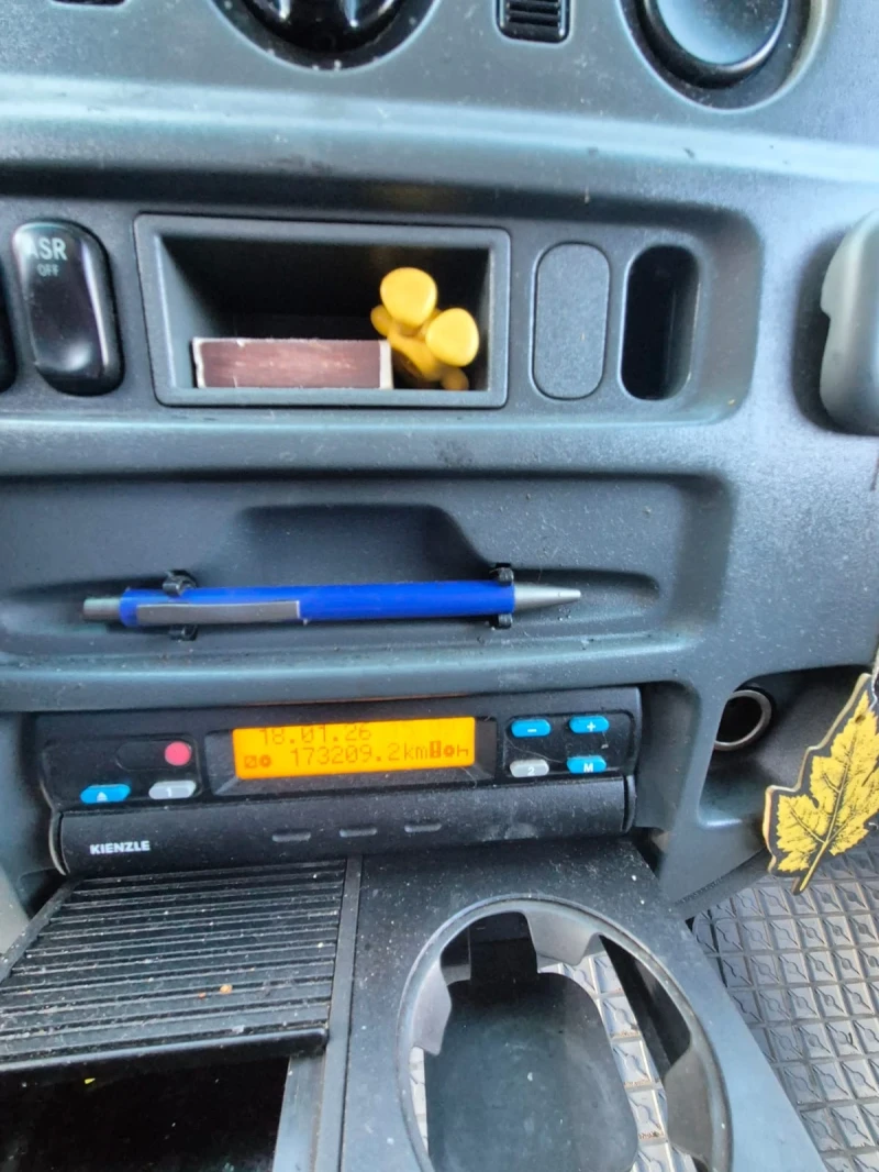 Mercedes-Benz Sprinter 208, снимка 12 - Бусове и автобуси - 53143670