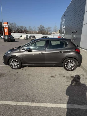 Peugeot 208, снимка 10