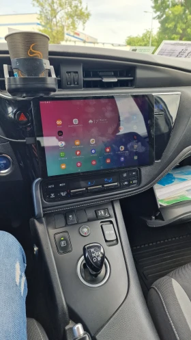 Toyota Auris Hybrid + ГАЗ, снимка 6