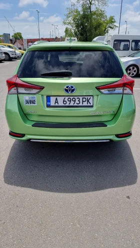 Toyota Auris Hybrid + ГАЗ, снимка 2