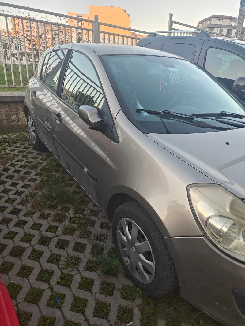 Renault Clio 1.6 I, снимка 2 - Автомобили и джипове - 47645109