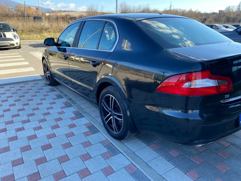 Skoda Superb 2.0 140к.с 4.4, снимка 6 - Автомобили и джипове - 48130108