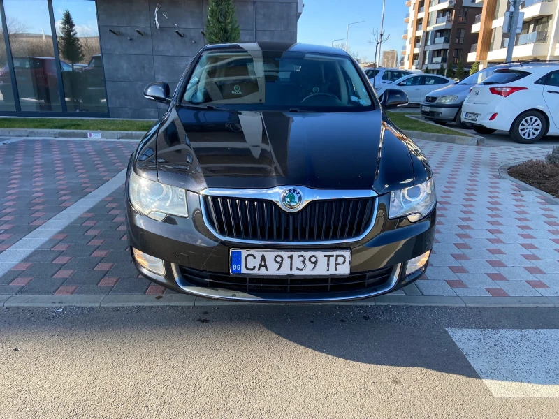 Skoda Superb 2.0 140к.с 4.4, снимка 1 - Автомобили и джипове - 48130108