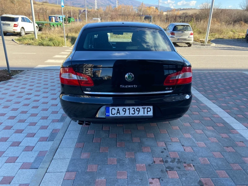 Skoda Superb 2.0 140к.с 4.4, снимка 4 - Автомобили и джипове - 48130108