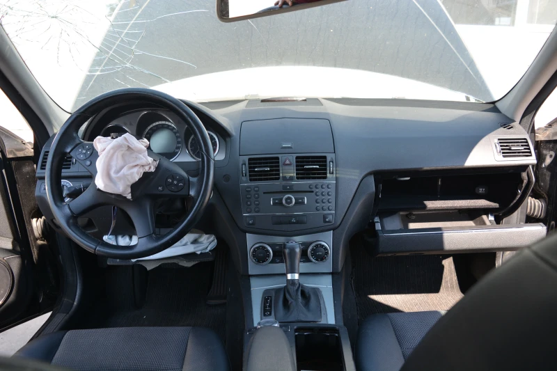 Mercedes-Benz C 180 1.8 CGI, снимка 8 - Автомобили и джипове - 51293444