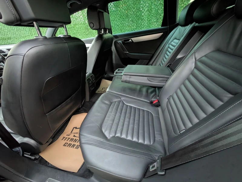 VW Passat 2.0TDI 177кс.* Highline* DCC* Дистроник* Подгрев, снимка 12 - Автомобили и джипове - 52405032