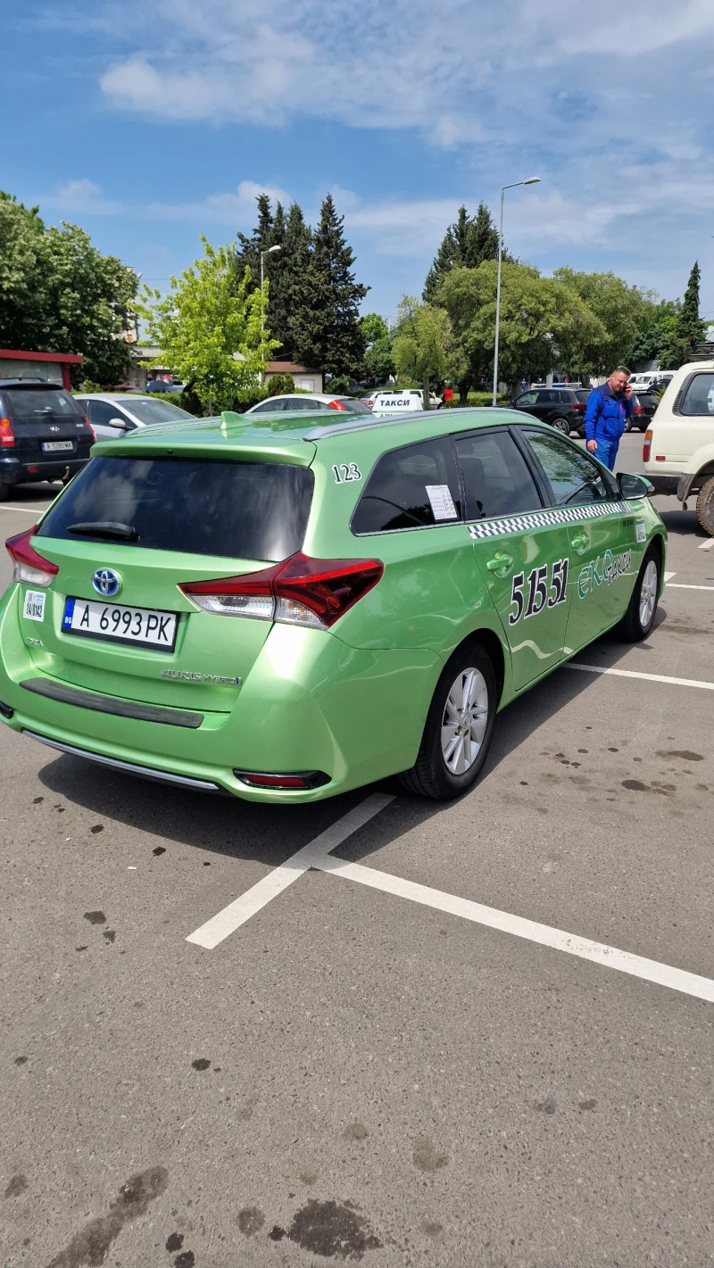 Toyota Auris Hybrid + ГАЗ, снимка 4 - Автомобили и джипове - 52514447