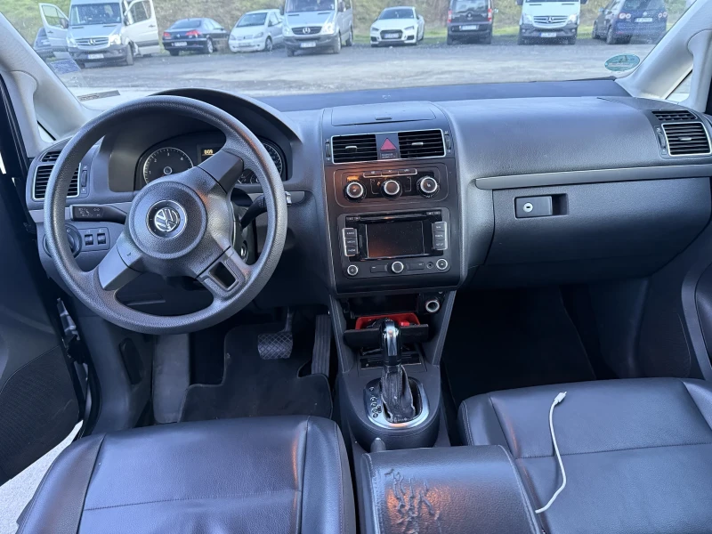 VW Touran, снимка 8 - Автомобили и джипове - 52944862