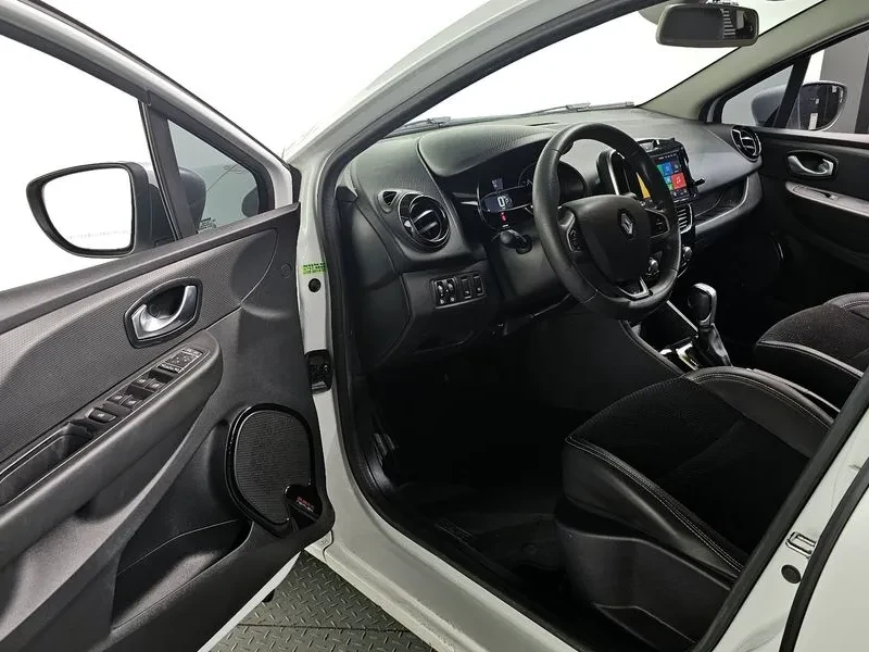 Renault Clio Zen, снимка 9 - Автомобили и джипове - 54765673