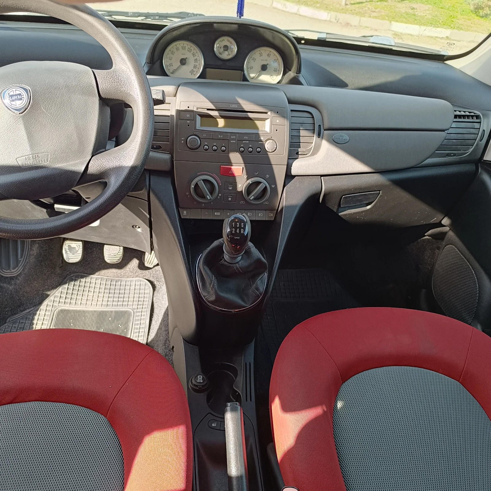 Lancia Ypsilon 1.2I 80к.с. климатик - изображение 7