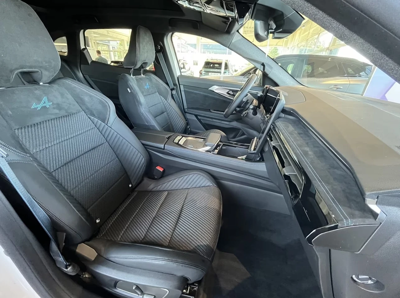 Renault Austral Esprit Alpine Full Hybrid E-Tech 200 - изображение 8