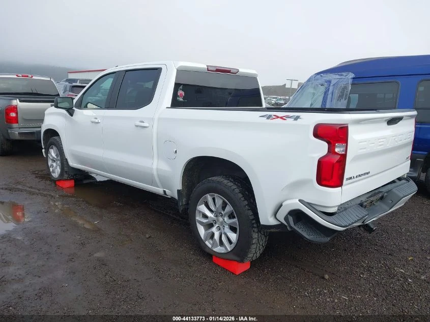 Chevrolet Silverado 1500 4WD Short Bed RST * СТАВА НА ГАЗ* CARFAX - изображение 3