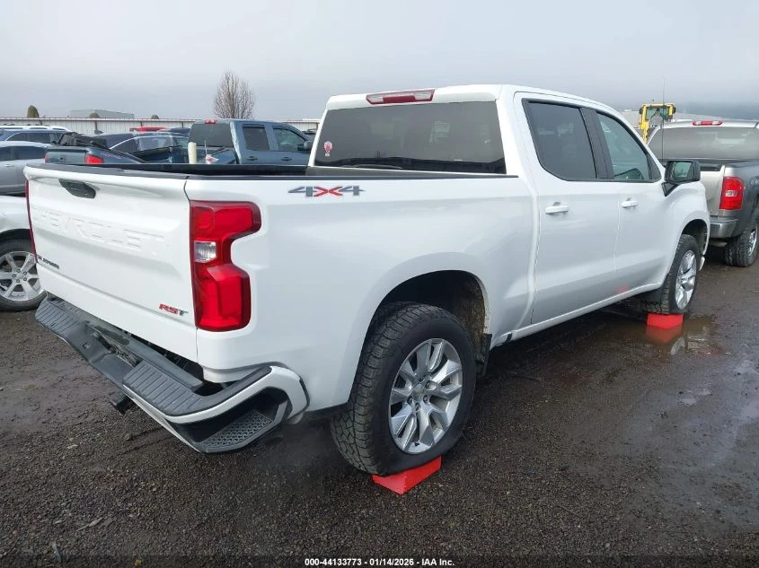 Chevrolet Silverado 1500 4WD Short Bed RST * СТАВА НА ГАЗ* CARFAX - изображение 4