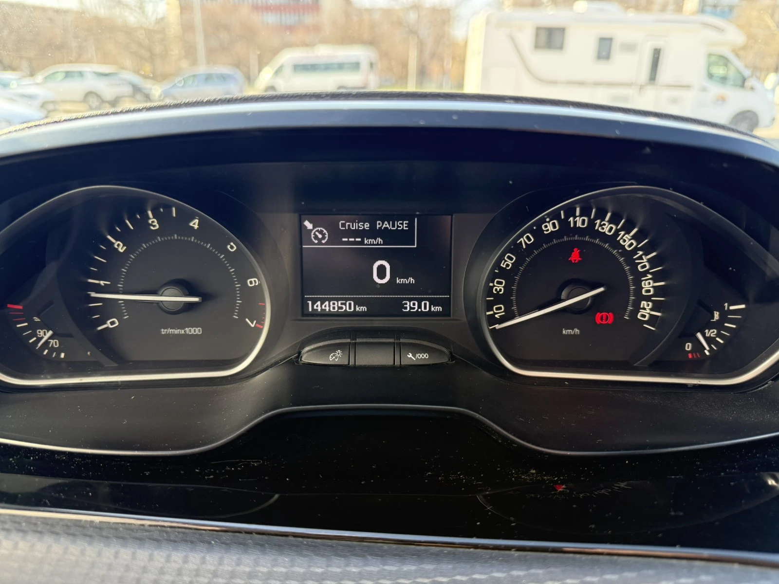 Peugeot 208, снимка 9 - Автомобили и джипове - 53872633