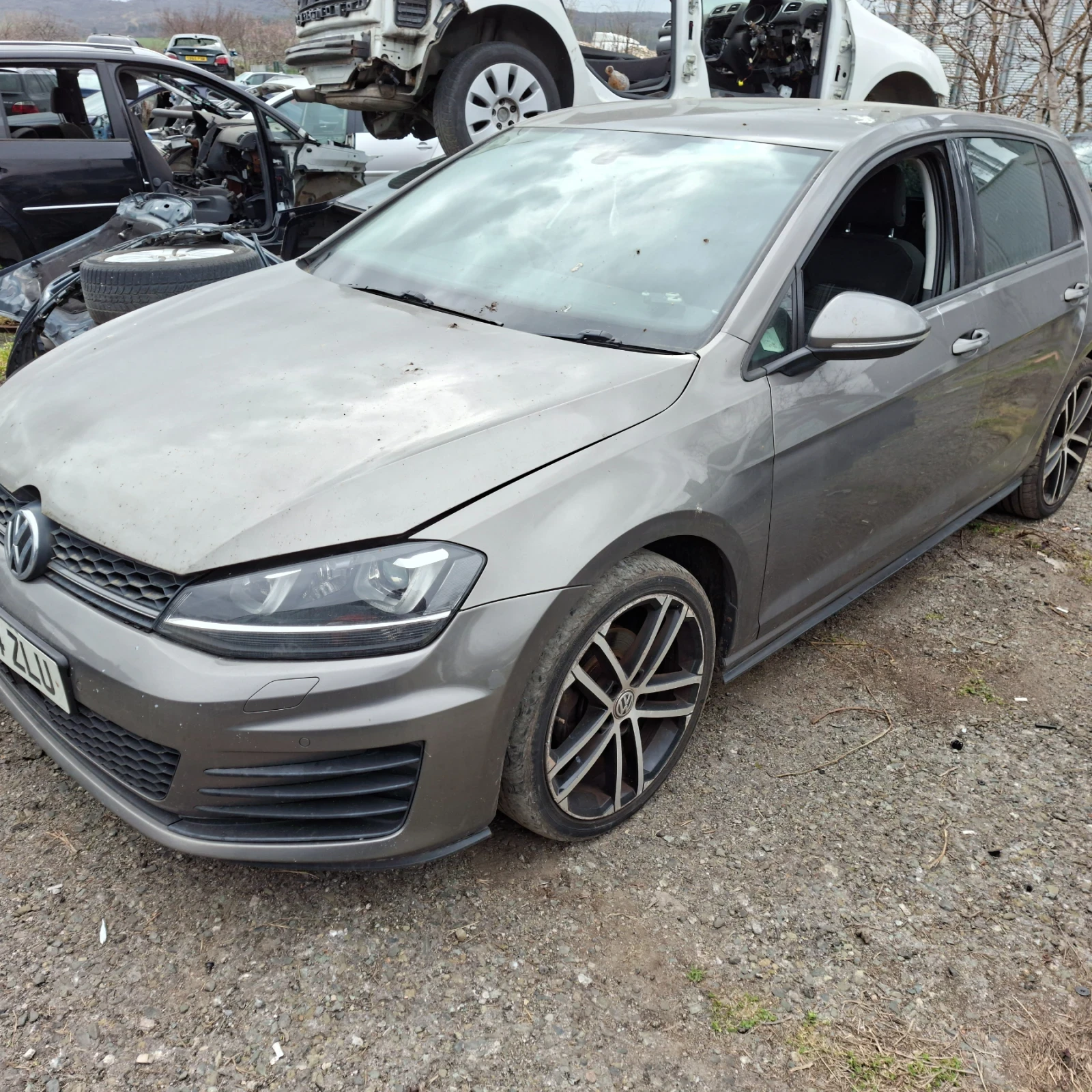 VW Golf 1.4 tfsi, снимка 2 - Автомобили и джипове - 53905912