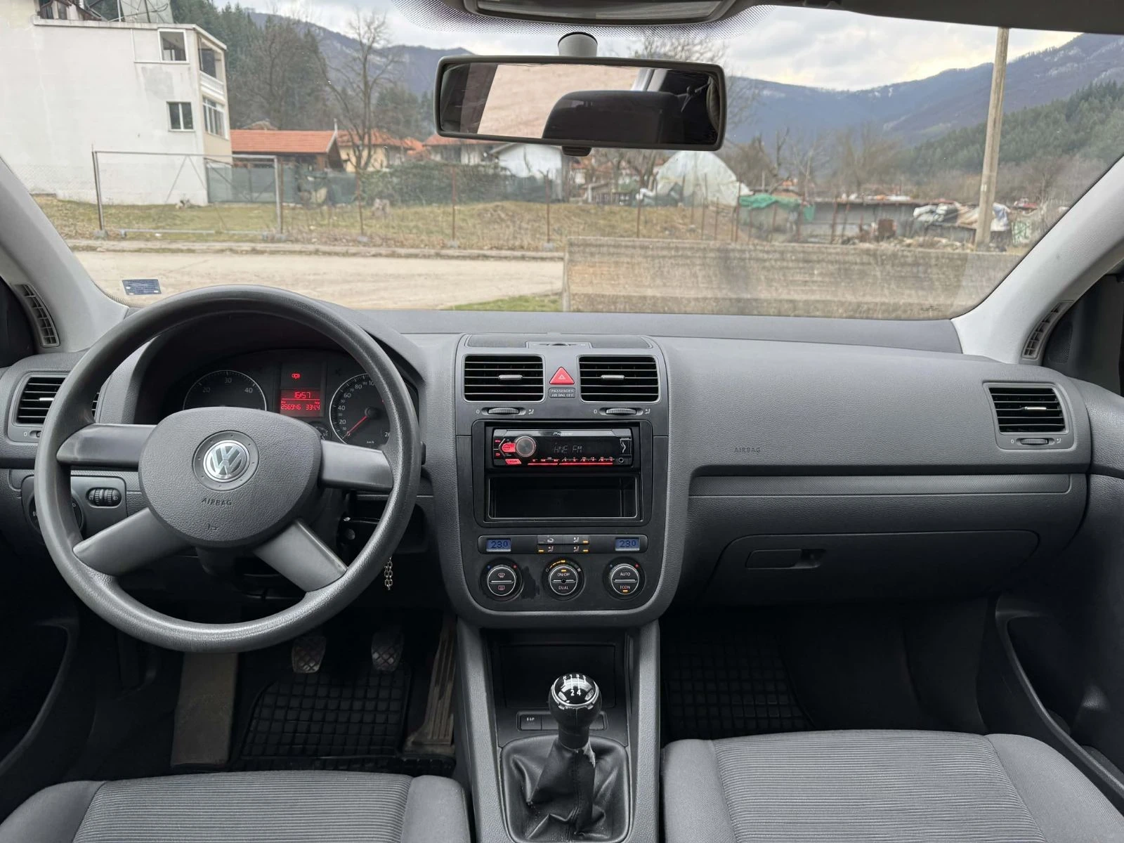 VW Golf 1.9 tdi , снимка 7 - Автомобили и джипове - 53933896