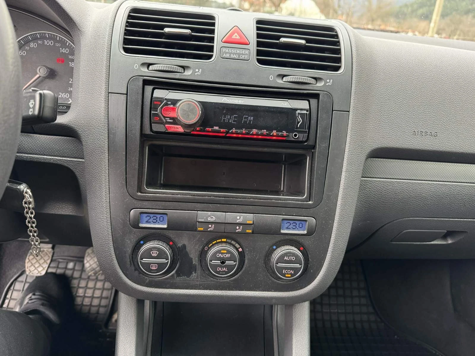 VW Golf 1.9 tdi , снимка 10 - Автомобили и джипове - 53933896