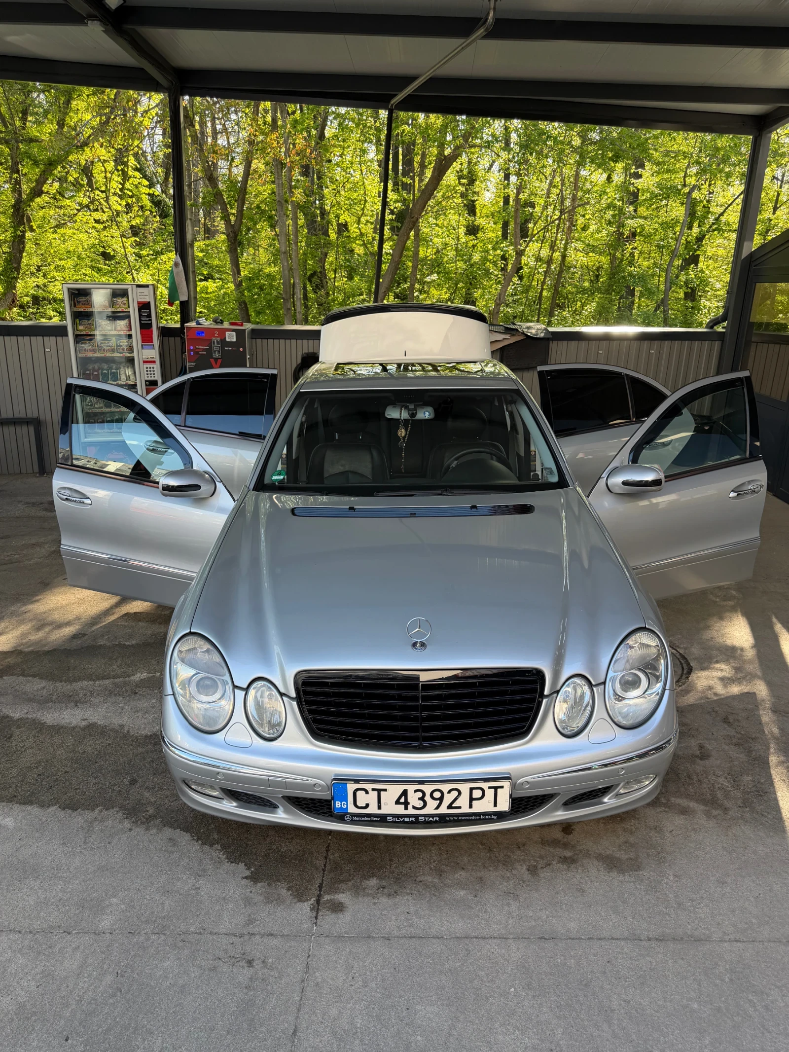 Mercedes-Benz E 270 CDI, снимка 2 - Автомобили и джипове - 54314132
