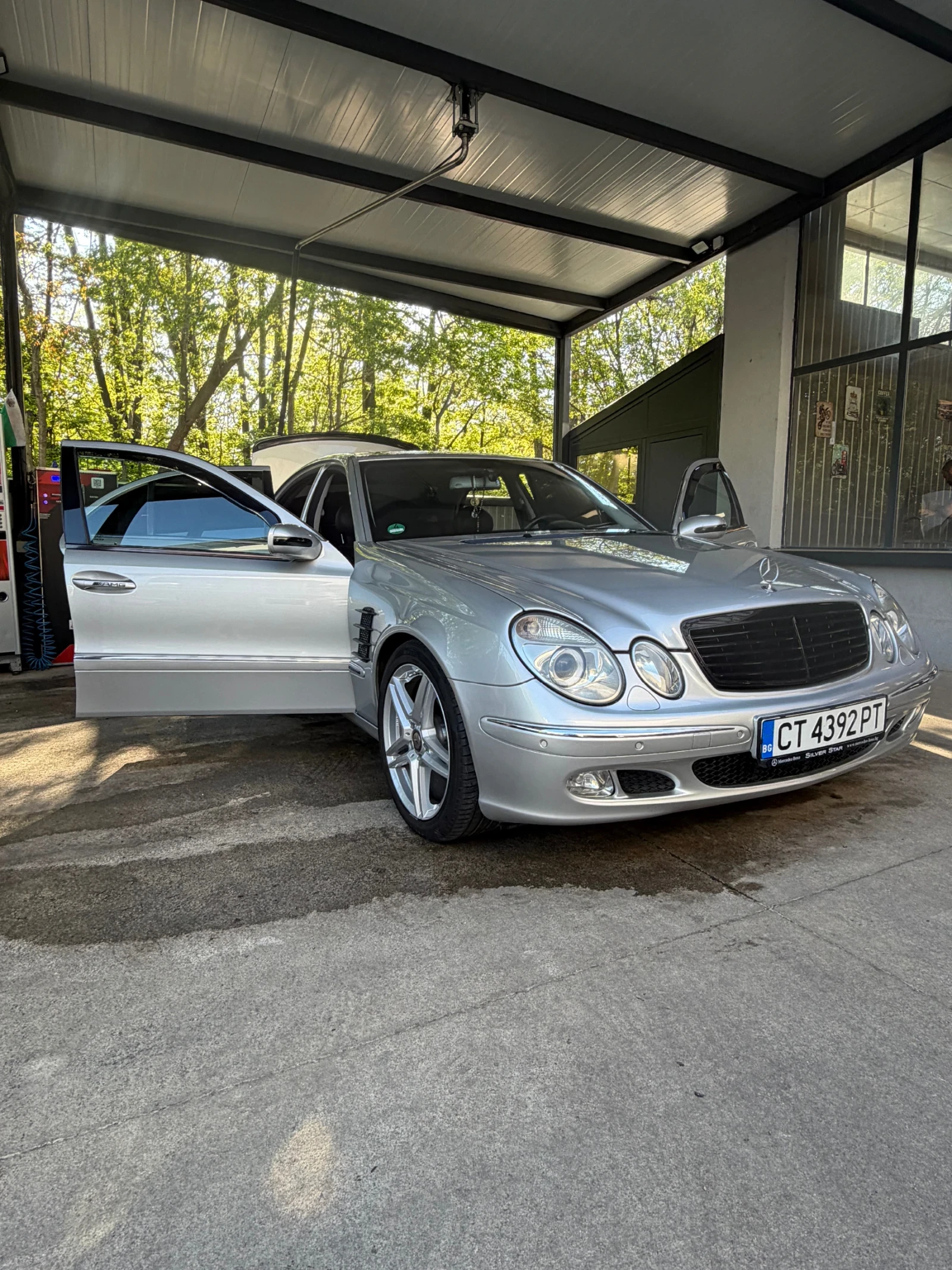 Mercedes-Benz E 270 CDI, снимка 3 - Автомобили и джипове - 54314132