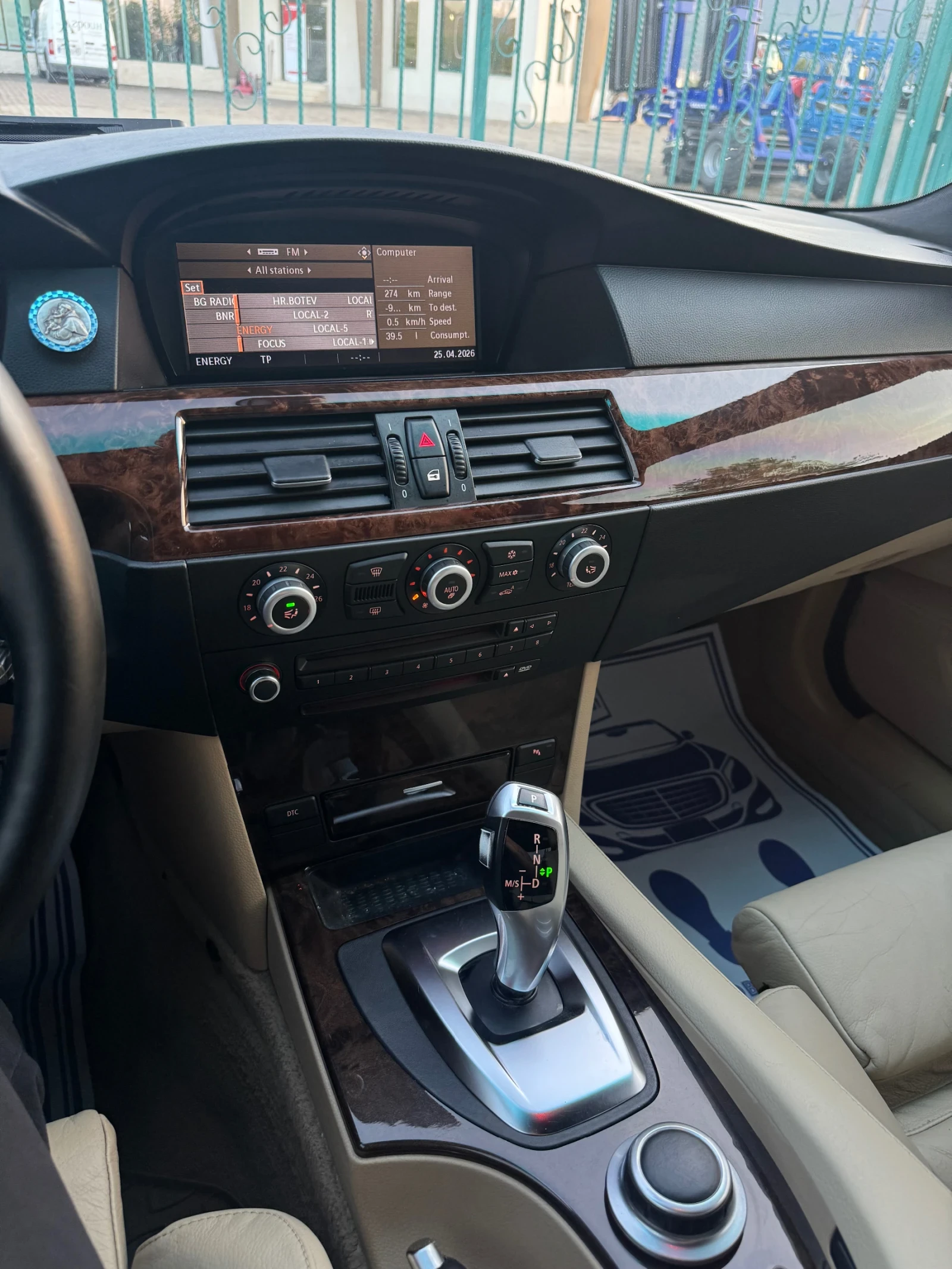BMW 530 M-Packet, Facelift, Automat, снимка 13 - Автомобили и джипове - 54314751
