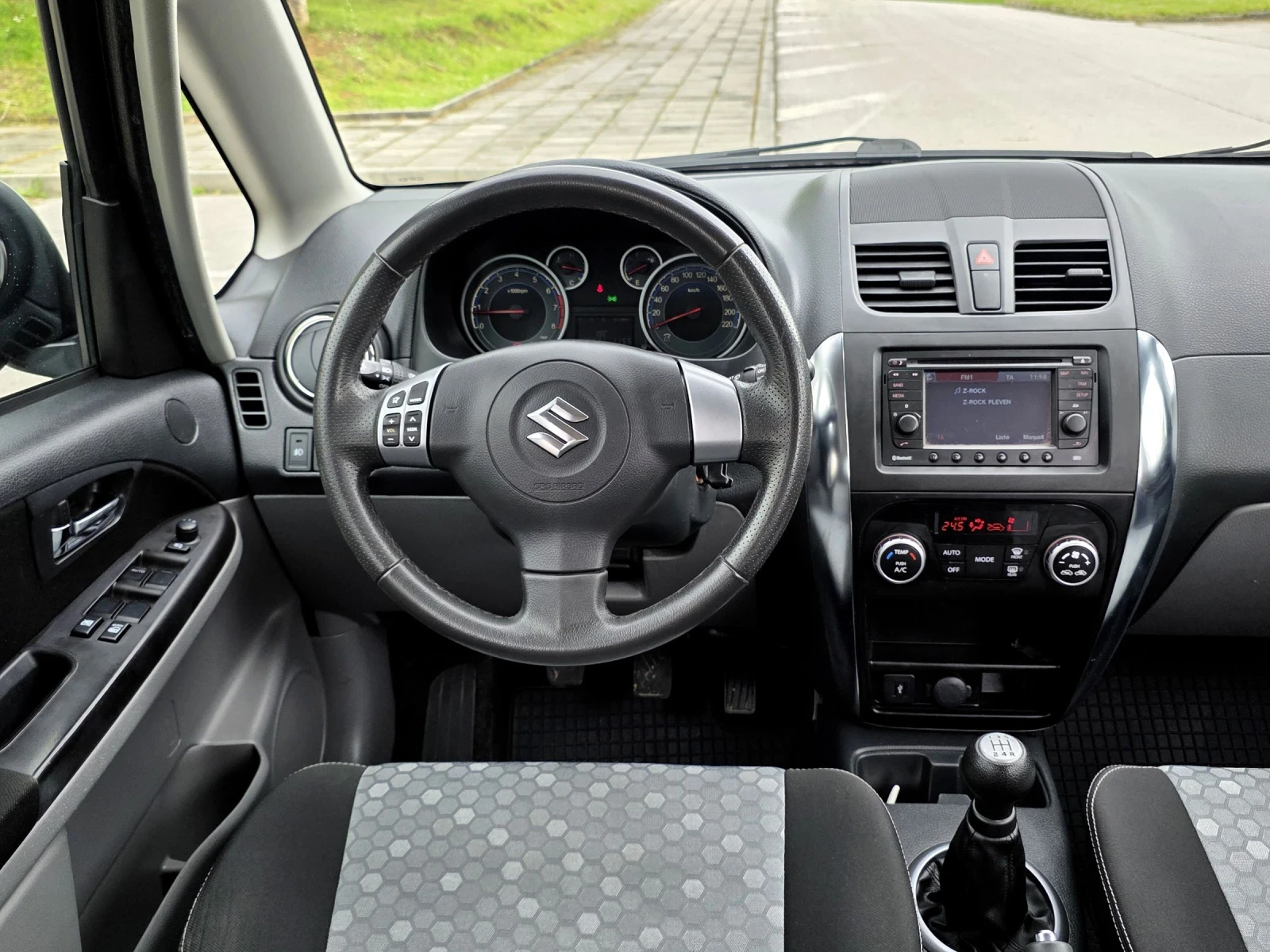 Suzuki SX4 114500km.Вс.екстри, 4Х4, Traveller, снимка 10 - Автомобили и джипове - 54655927