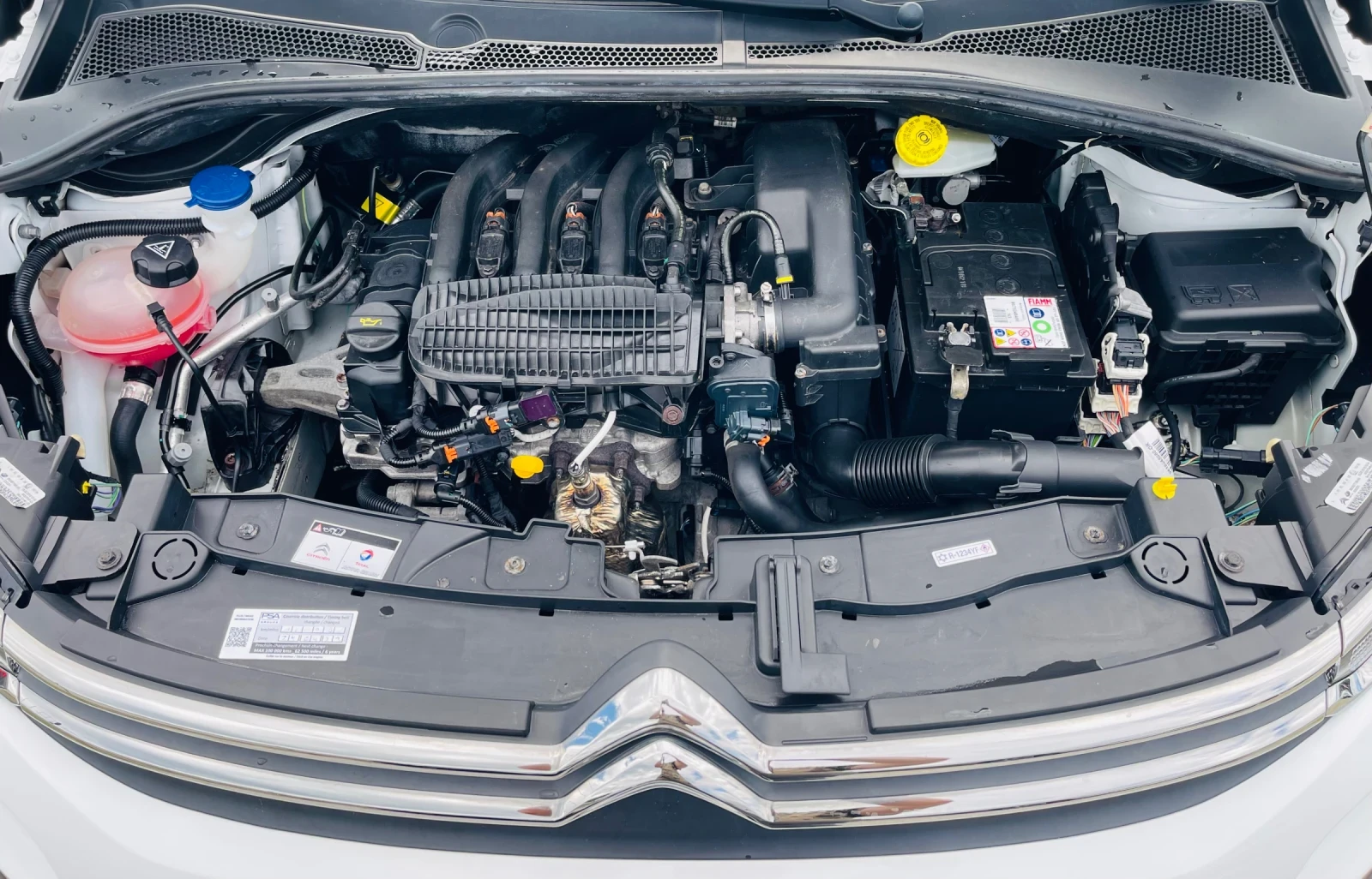 Citroen C3 1.2 PureTec Feel * EURO6 * Сервизна история* , снимка 17 - Автомобили и джипове - 54671425