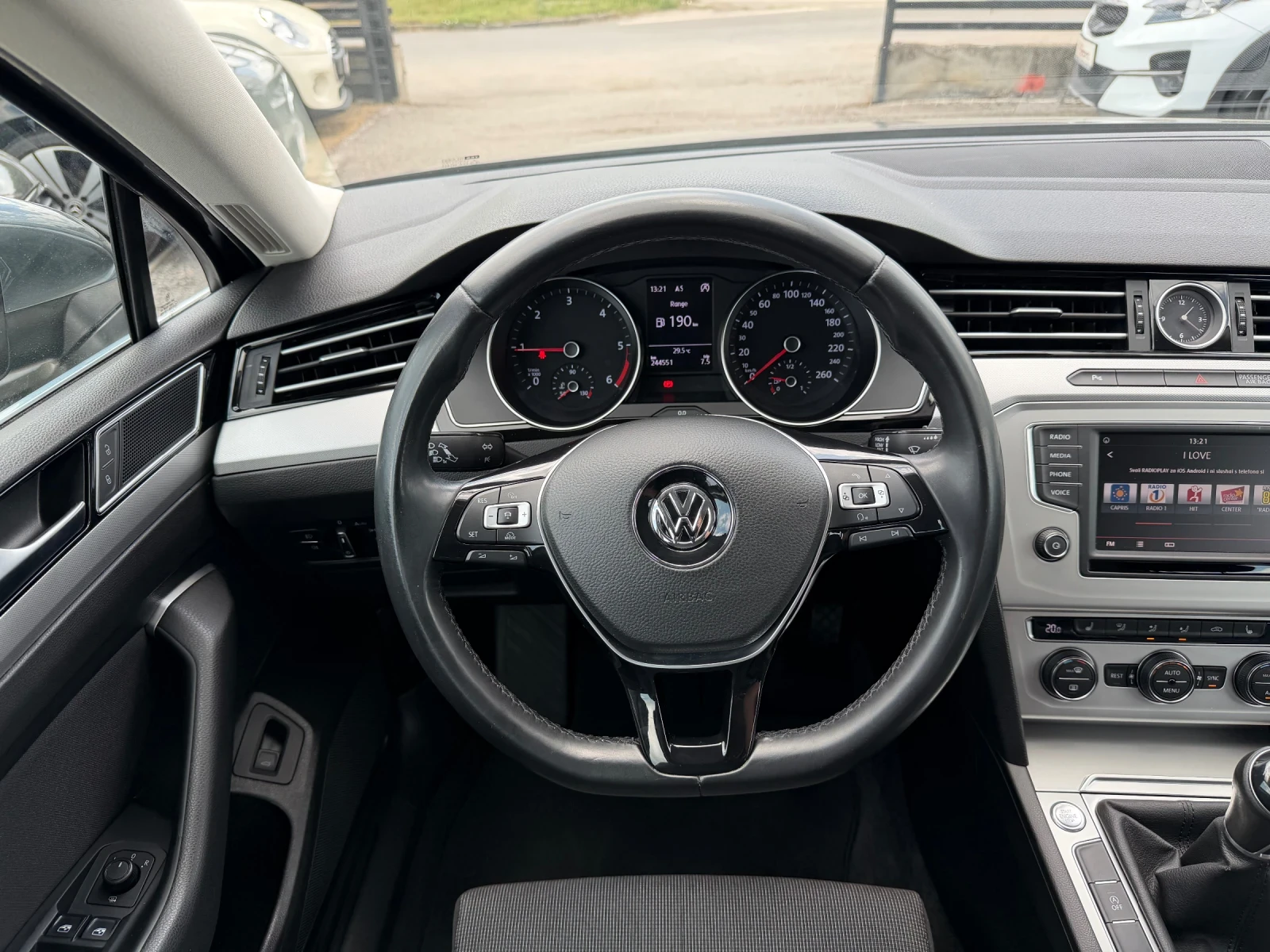 VW Passat 2.0TDI, снимка 10 - Автомобили и джипове - 54737623