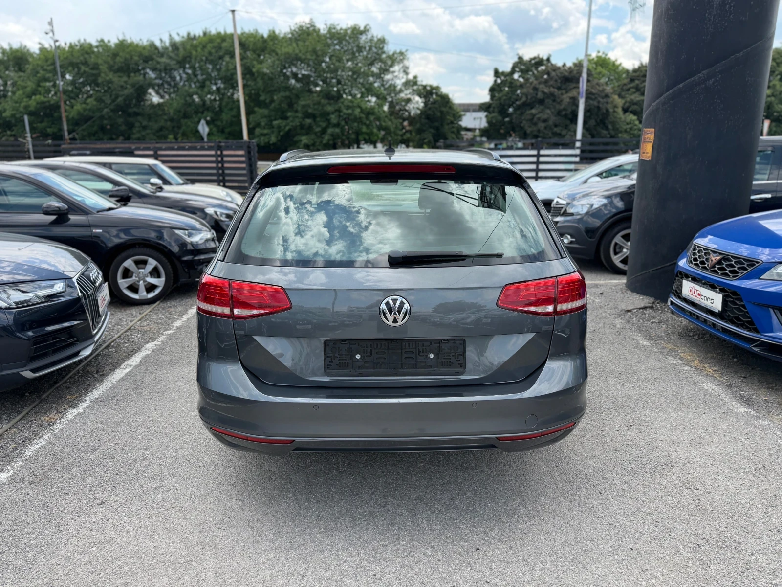 VW Passat 2.0TDI, снимка 3 - Автомобили и джипове - 54737623