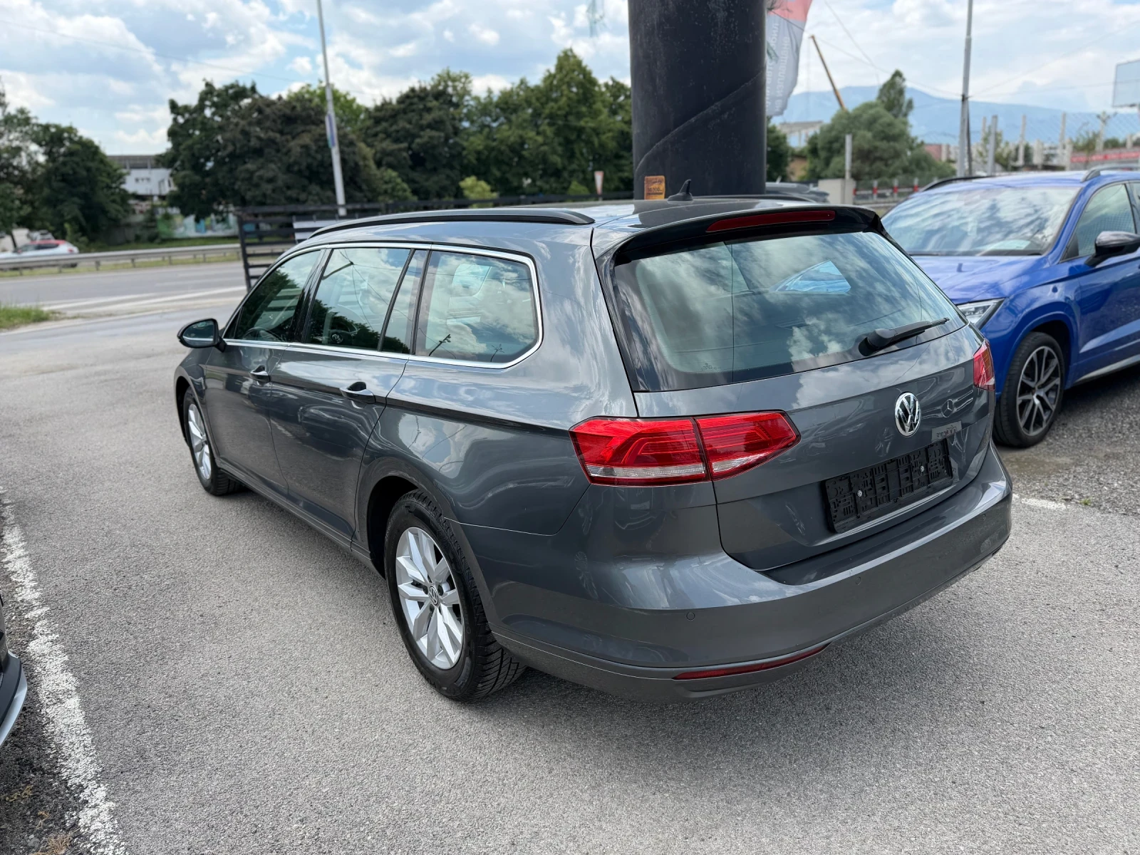 VW Passat 2.0TDI, снимка 2 - Автомобили и джипове - 54737623