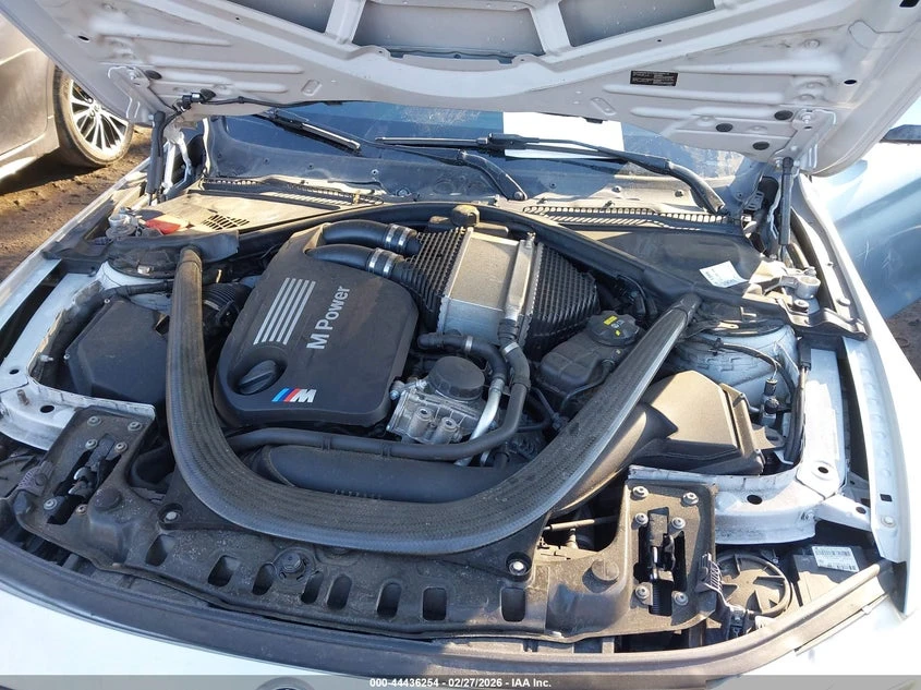 BMW M4 2015 BMW M4, снимка 14 - Автомобили и джипове - 54745931