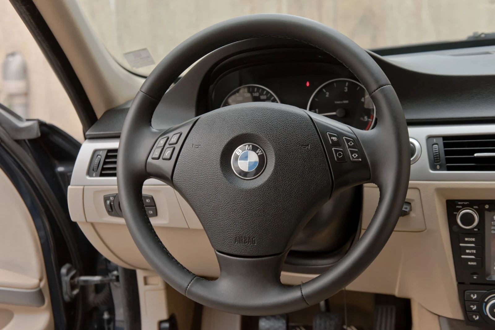 BMW 320 320d // Лизинг, снимка 9 - Автомобили и джипове - 54970346